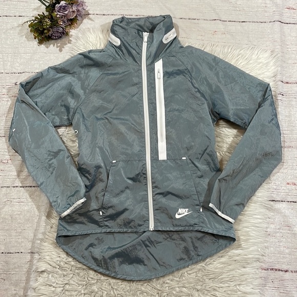 Nike Tech Aeroshield Moto Cape Jacket Dove Grey - Picture 2 of 12